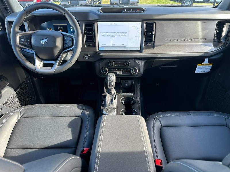 Ford Bronco Vehicle Image 05