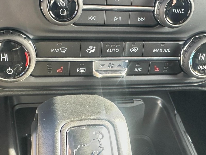 Ford Bronco Vehicle Image 13