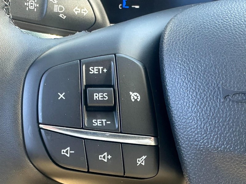 Ford Maverick Vehicle Image 11