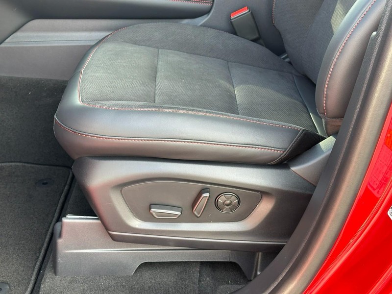 Ford Explorer Vehicle Image 14