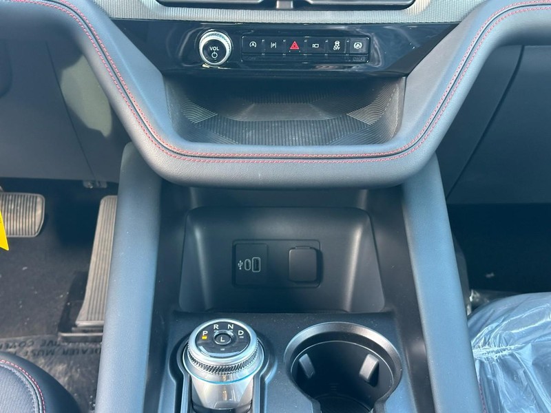 Ford Explorer Vehicle Image 08