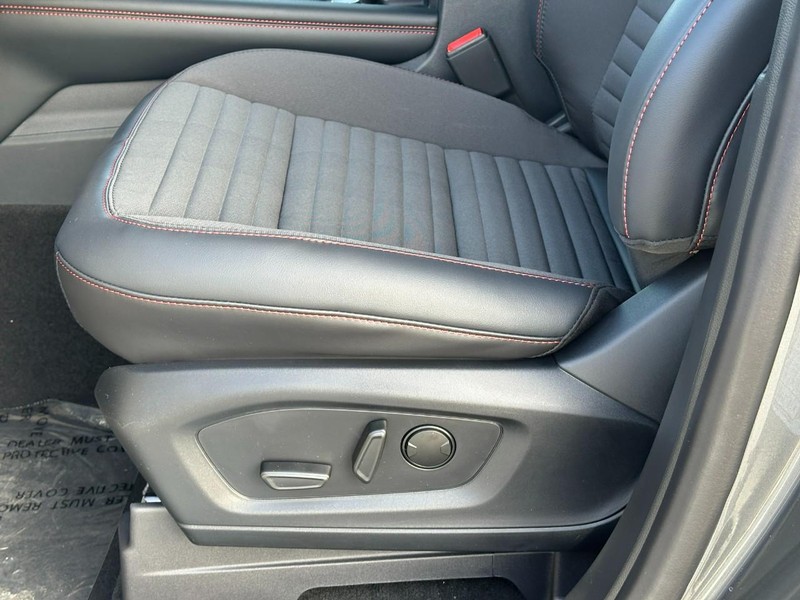 Ford Explorer Vehicle Image 10