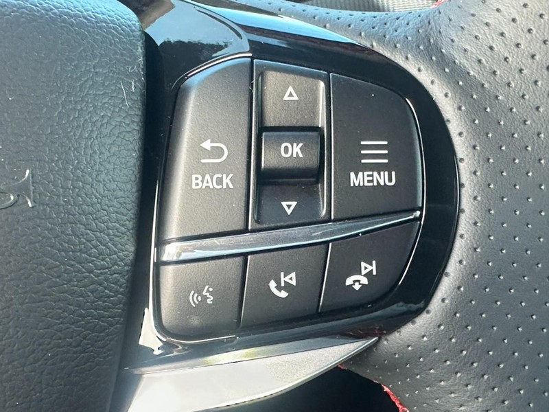 Ford Explorer Vehicle Image 12