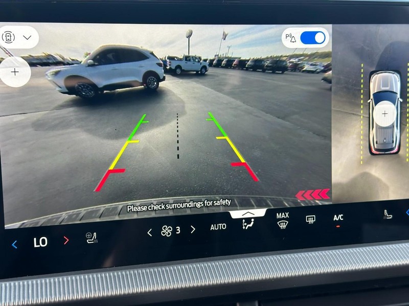 Ford Explorer Vehicle Image 13