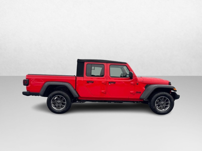 Jeep Gladiator Vehicle Image 02