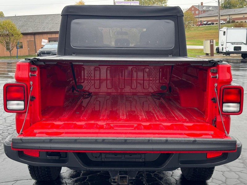 Jeep Gladiator Vehicle Image 04