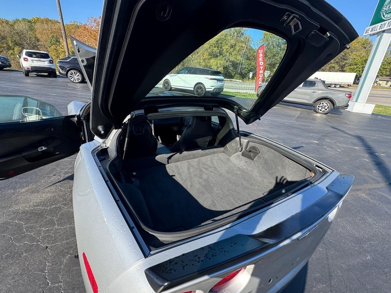 Chevrolet Corvette Vehicle Image 09