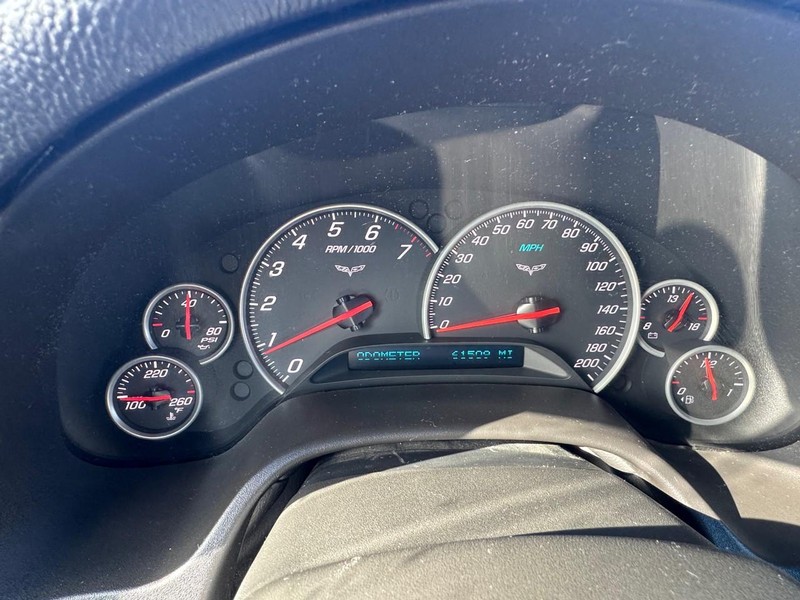 Chevrolet Corvette Vehicle Image 15