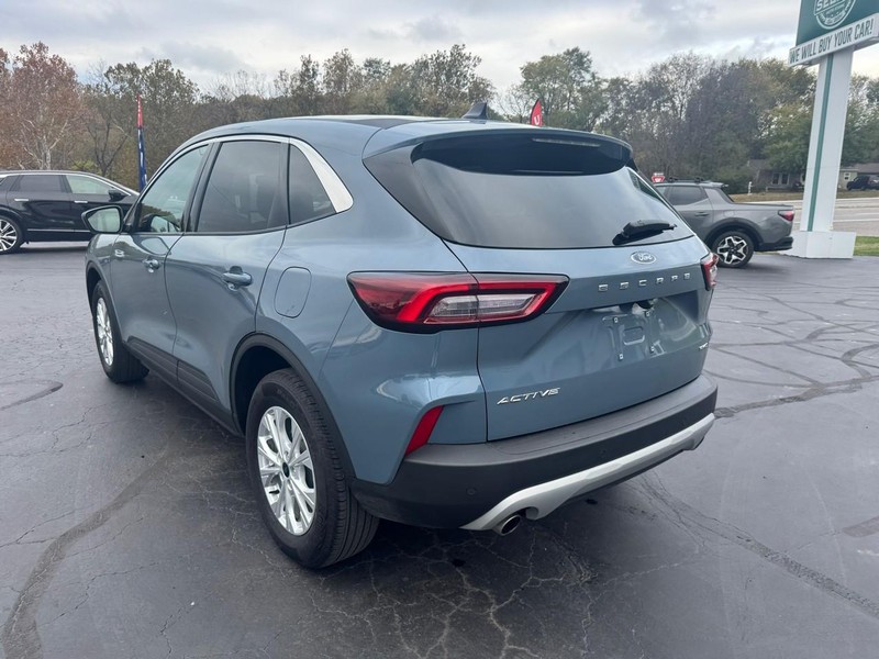 Ford Escape Vehicle Image 03