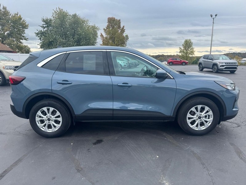 Ford Escape Vehicle Image 05