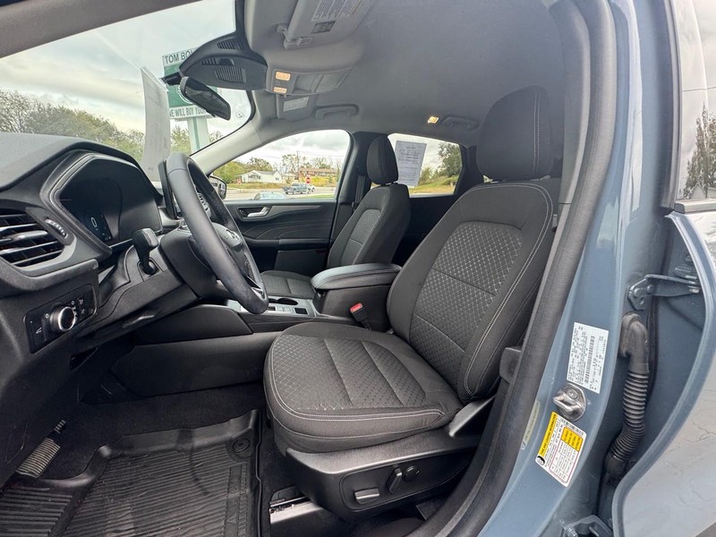 Ford Escape Vehicle Image 09