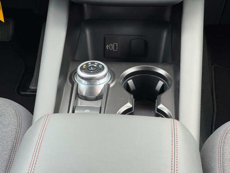 Ford Explorer Vehicle Image 10