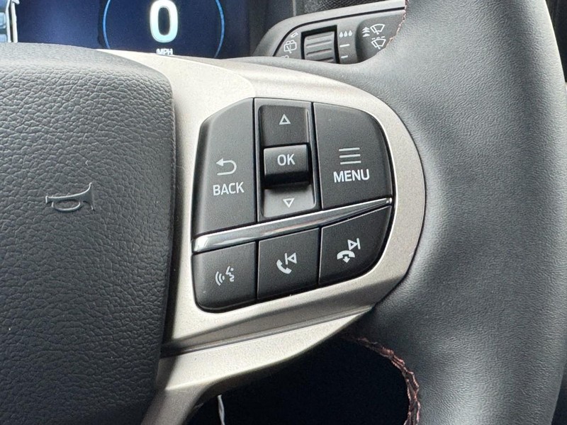 Ford Explorer Vehicle Image 16