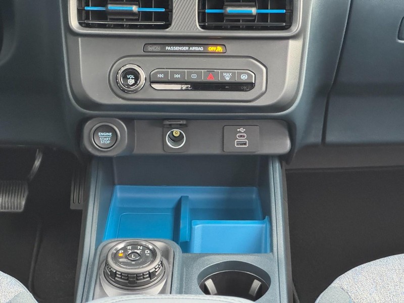 Ford Maverick Vehicle Image 09