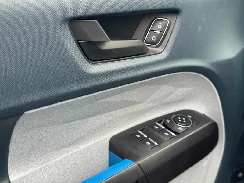 Ford Maverick Vehicle Image 10