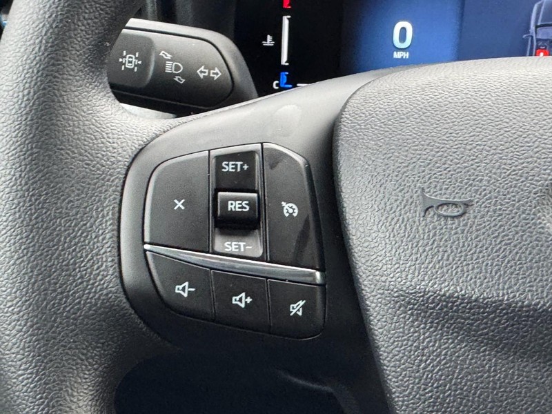 Ford Maverick Vehicle Image 12