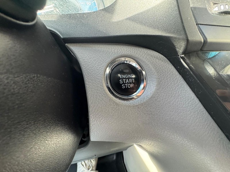 Toyota Sienna Vehicle Image 21