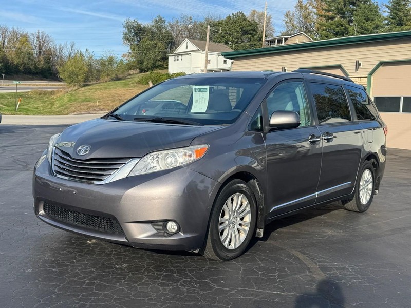 Toyota Sienna Vehicle Image 22