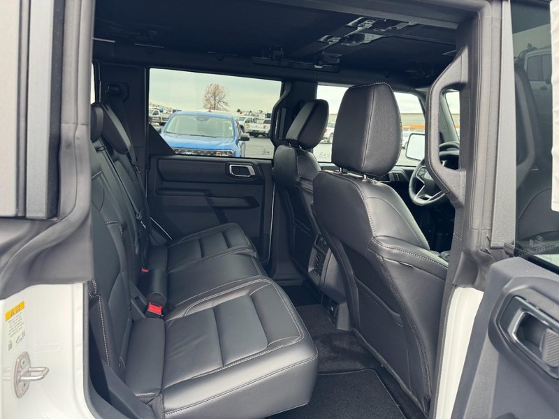 Ford Bronco Vehicle Image 05