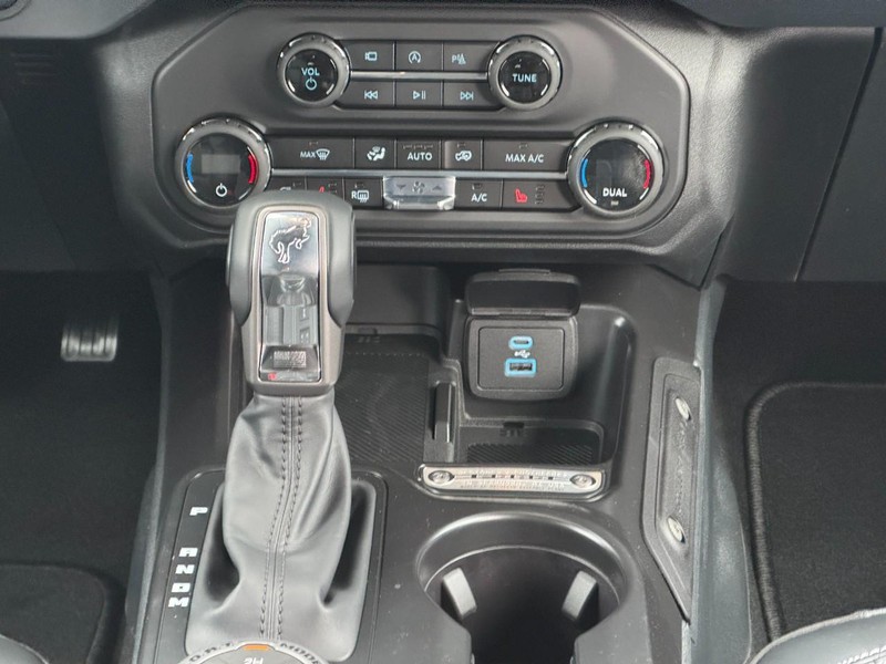 Ford Bronco Vehicle Image 09