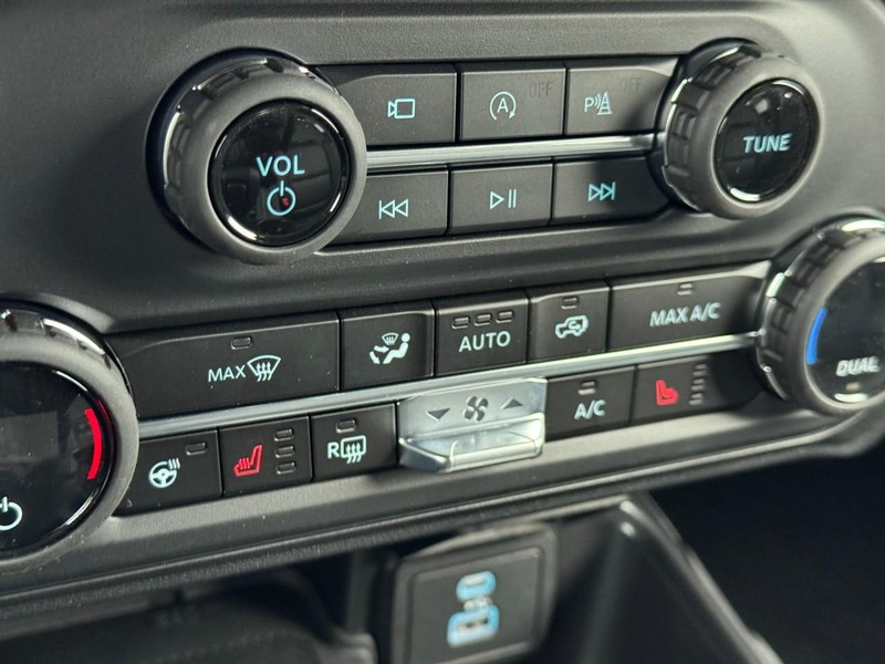 Ford Bronco Vehicle Image 17