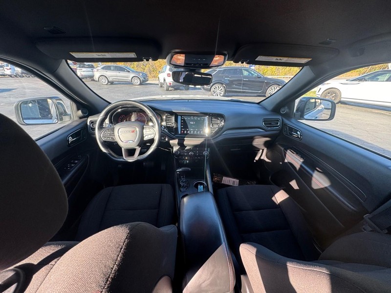 Dodge Durango Vehicle Full-screen Gallery Image 09