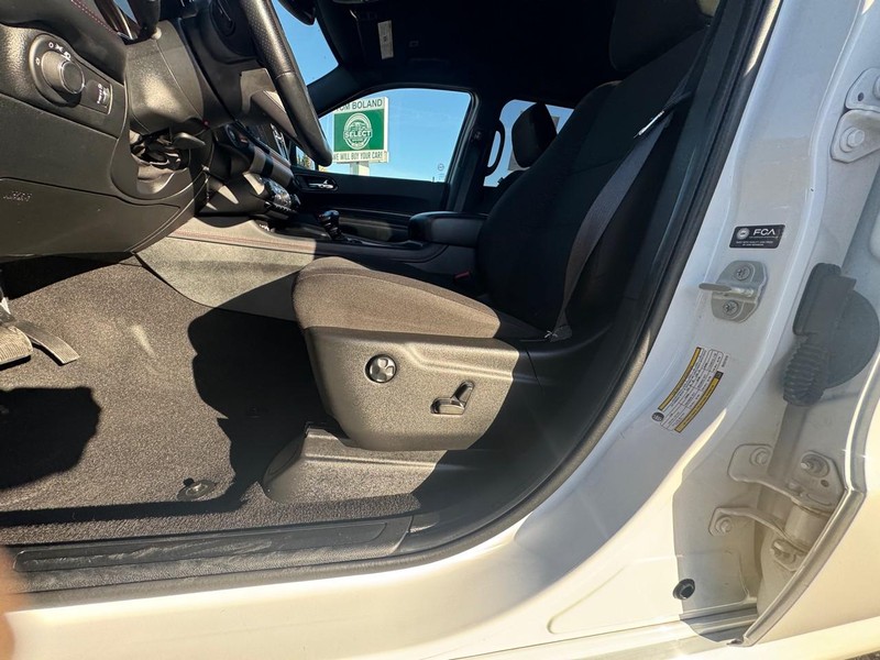 Dodge Durango Vehicle Full-screen Gallery Image 11