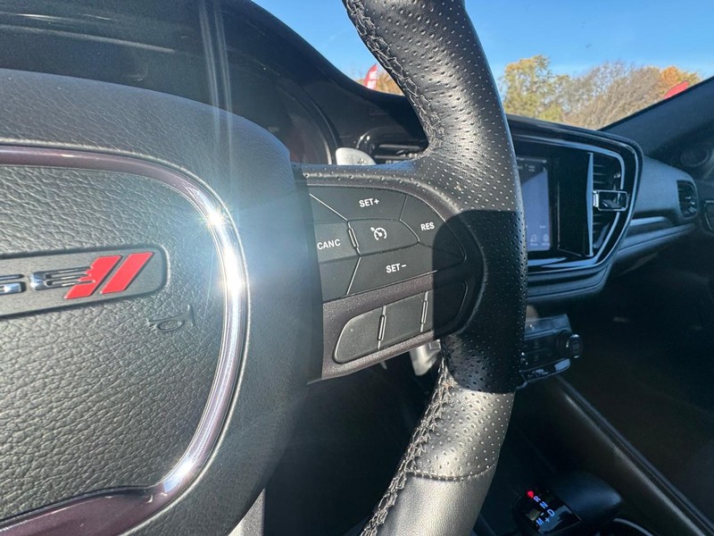 Dodge Durango Vehicle Full-screen Gallery Image 16