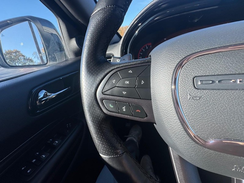 Dodge Durango Vehicle Full-screen Gallery Image 17