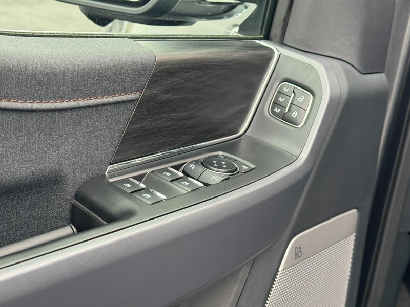 Ford F-150 Vehicle Image 12