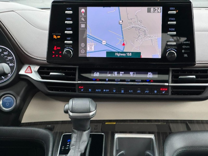 Toyota Sienna Vehicle Image 14