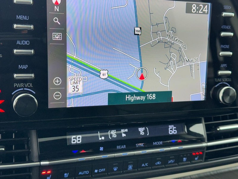 Toyota Sienna Vehicle Image 23