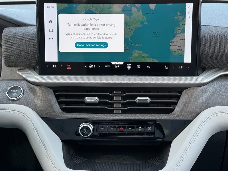 Ford Explorer Vehicle Image 09