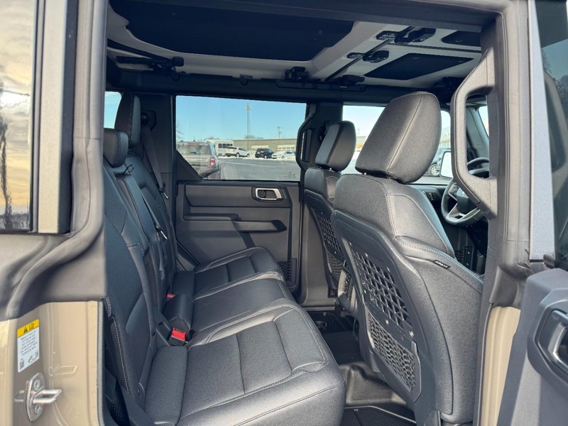 Ford Bronco Vehicle Image 05