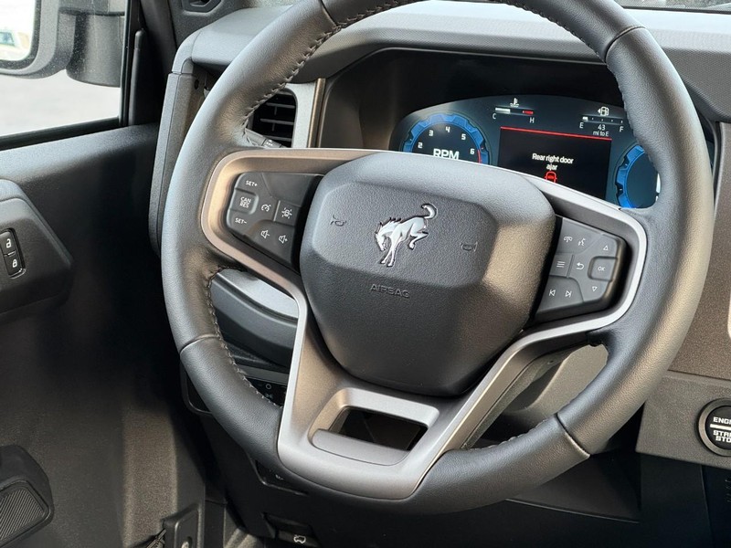 Ford Bronco Vehicle Image 07