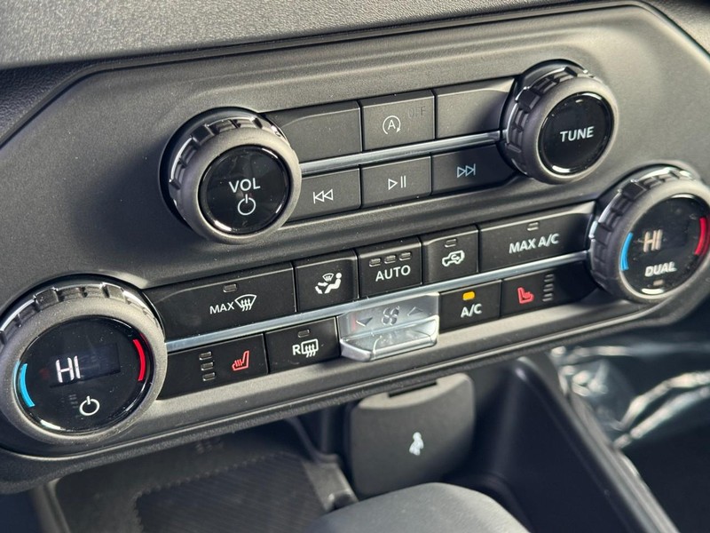 Ford Bronco Vehicle Image 17