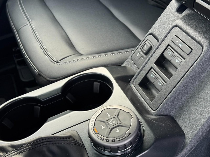 Ford Bronco Vehicle Image 18