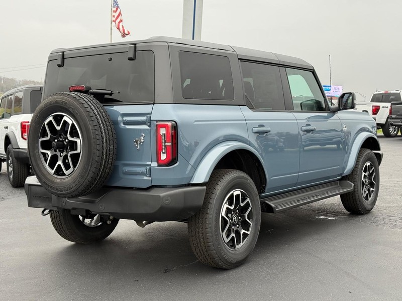 Ford Bronco Vehicle Image 03
