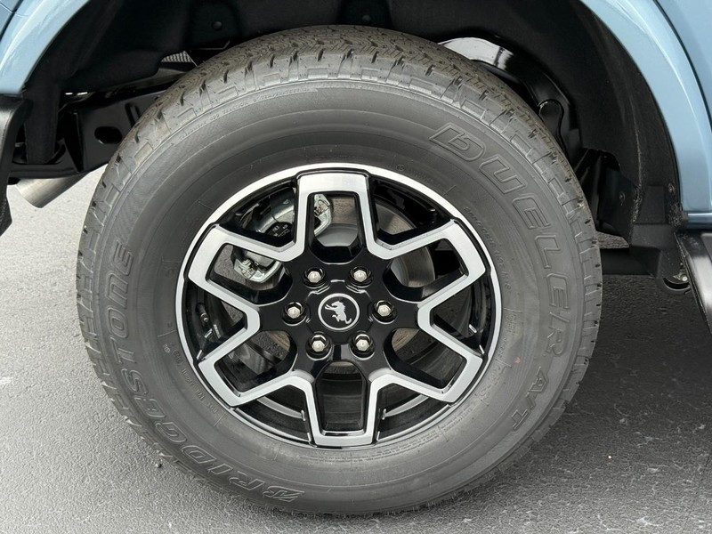 Ford Bronco Vehicle Image 04