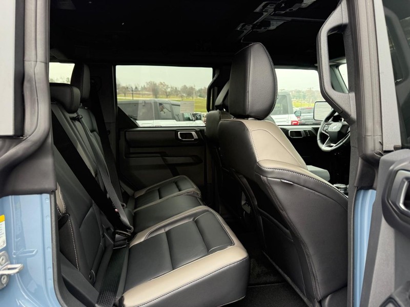 Ford Bronco Vehicle Image 06