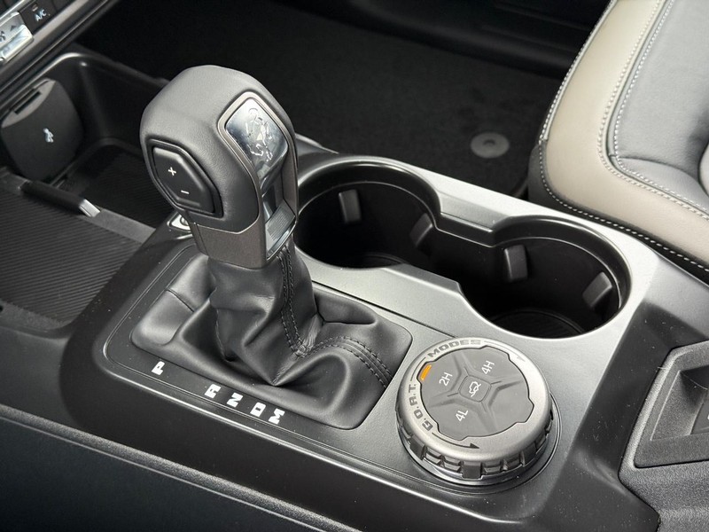 Ford Bronco Vehicle Image 16