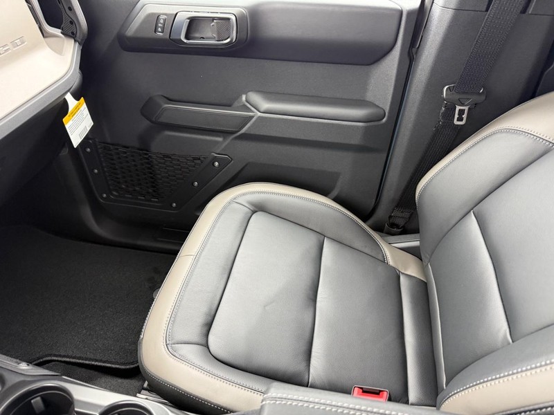 Ford Bronco Vehicle Image 17