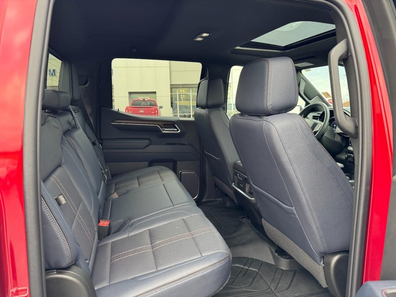 Chevrolet Silverado 1500 Vehicle Full-screen Gallery Image 10