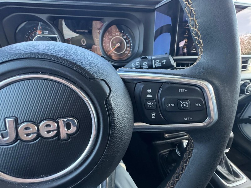 Jeep Wrangler Vehicle Image 13