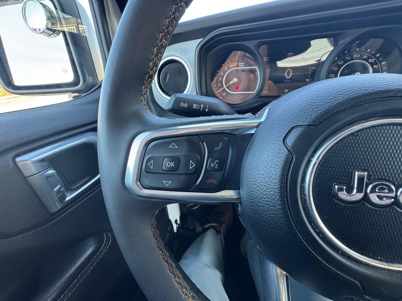 Jeep Wrangler Vehicle Image 14