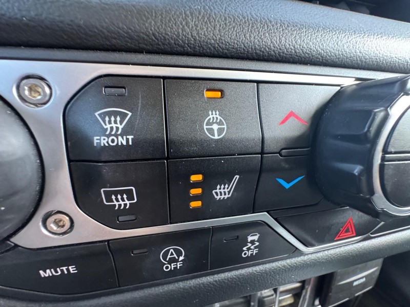 Jeep Wrangler Vehicle Image 19