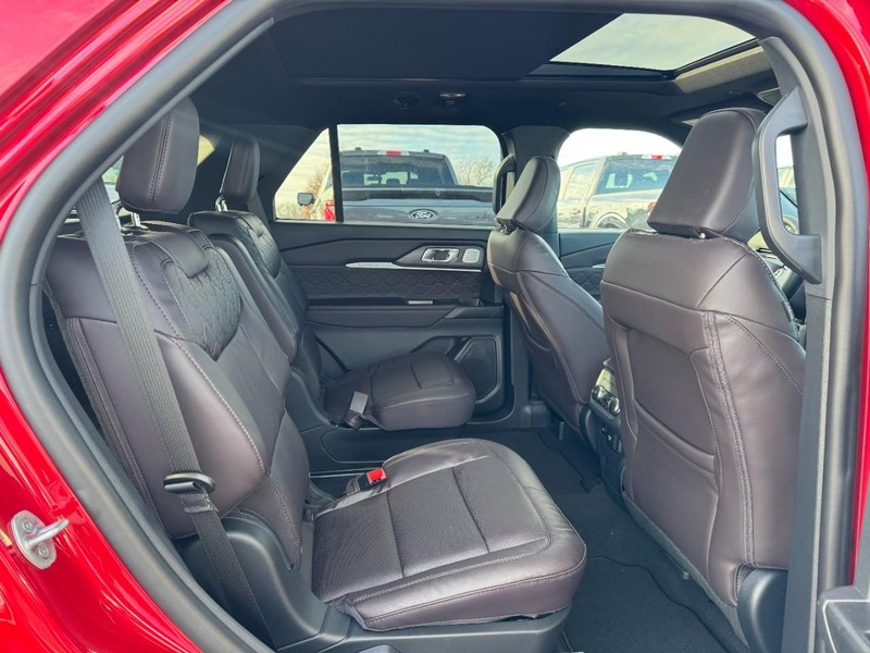 Ford Explorer Vehicle Image 06