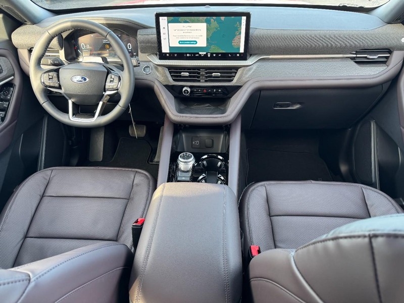 Ford Explorer Vehicle Image 08