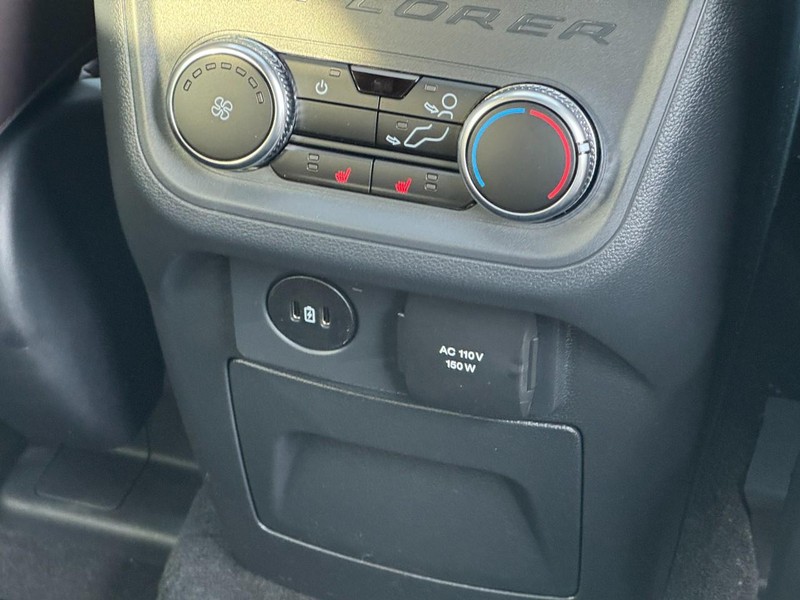 Ford Explorer Vehicle Image 12