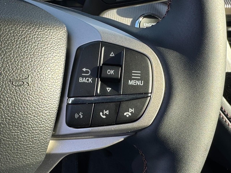 Ford Explorer Vehicle Image 15